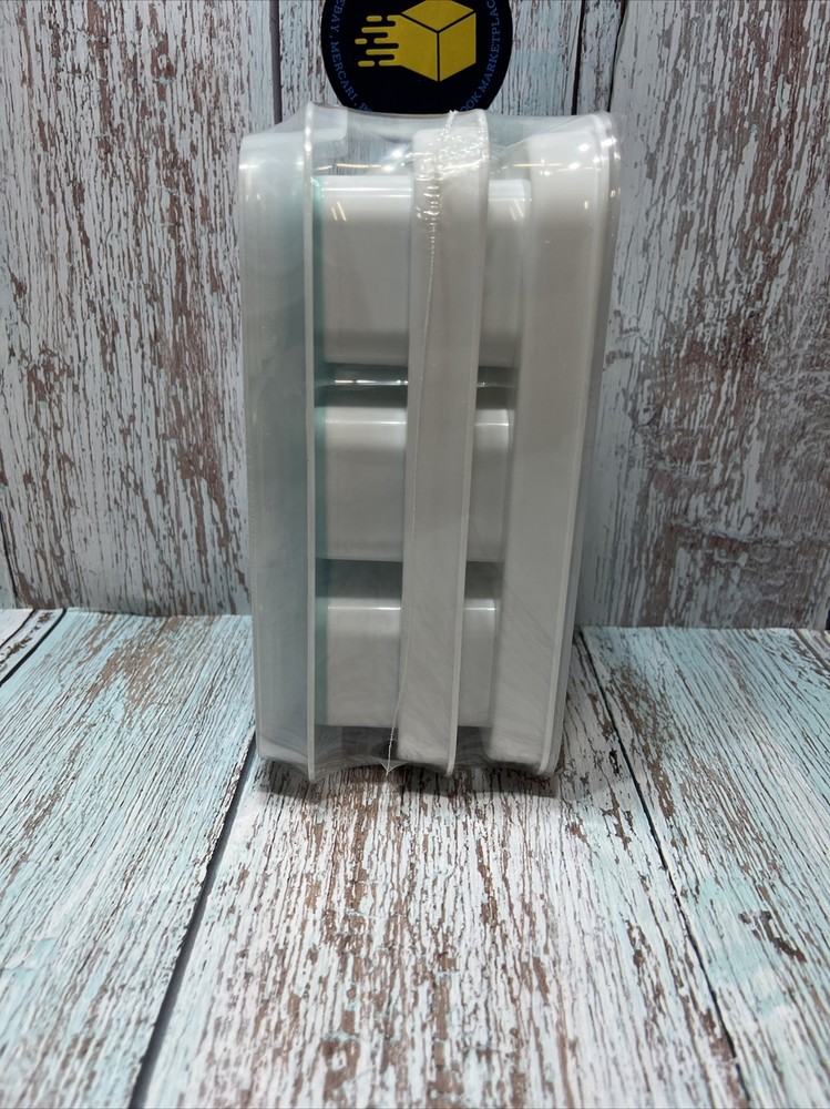 Ice Cube Trays 2 Pack Square Ice Cube Molds With Lids.NIB