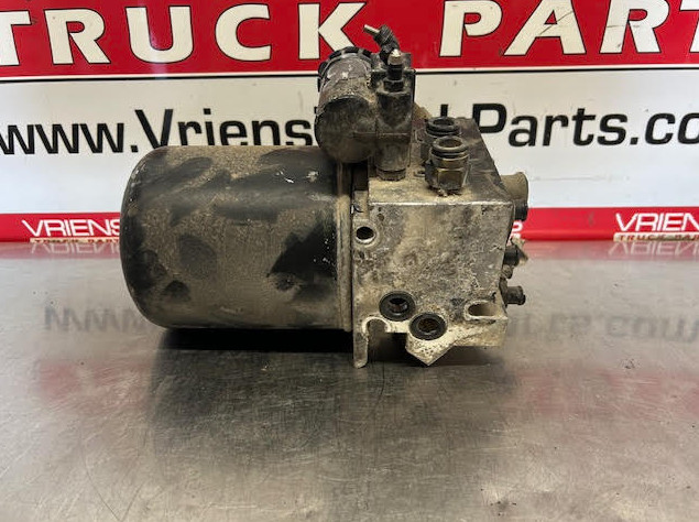 PETERBILT 5008415 AIR DRYERK025894 AIR COMPRESSOR