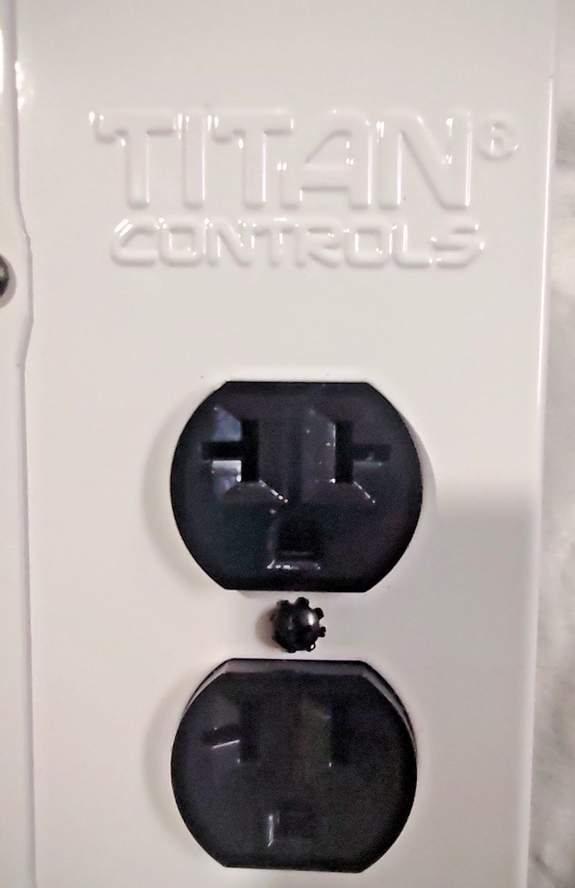 OPEN BOX -Titan Controls Helios 3 – 4-Light 240V Grow Light Controller (702-670)