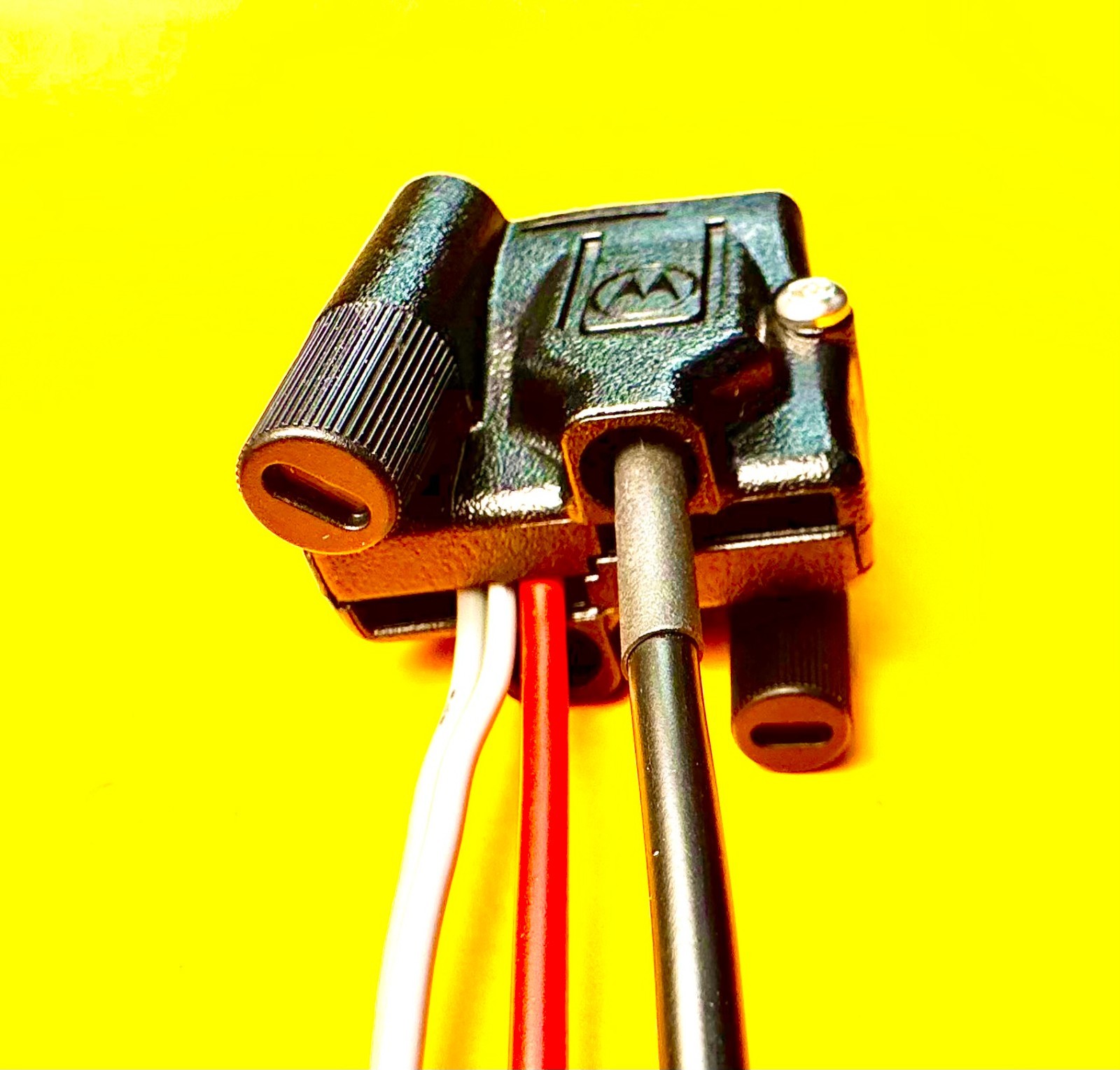 Cable 562 Motorola XTL and APX Mobiles Recording Adaptor Streaming Audio PA