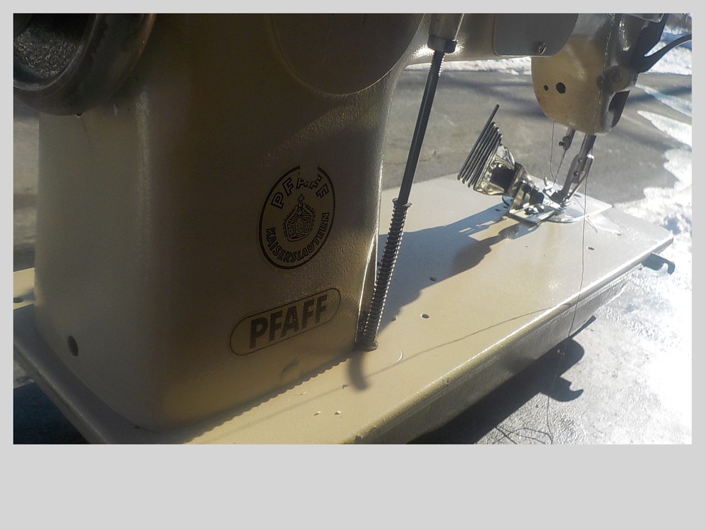 Used Industrial Sewing Machine Pfaff model 138-zigzag