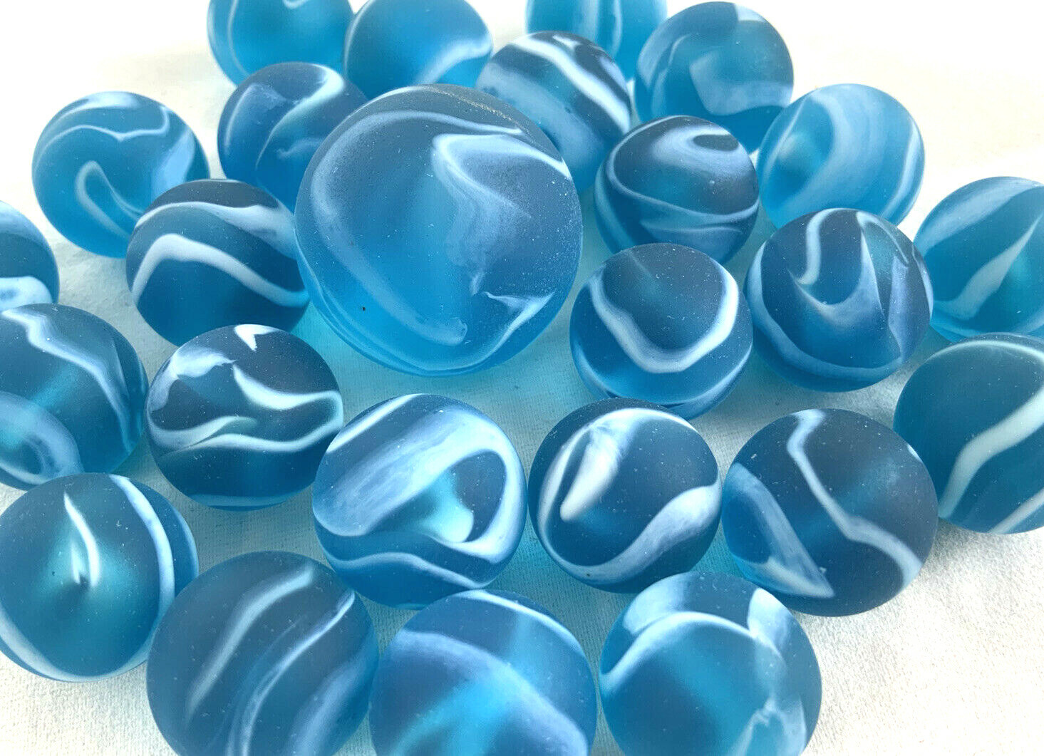 25 Glass Marbles ARCTIC Blue/White Matte Finish Game Pack Shooter