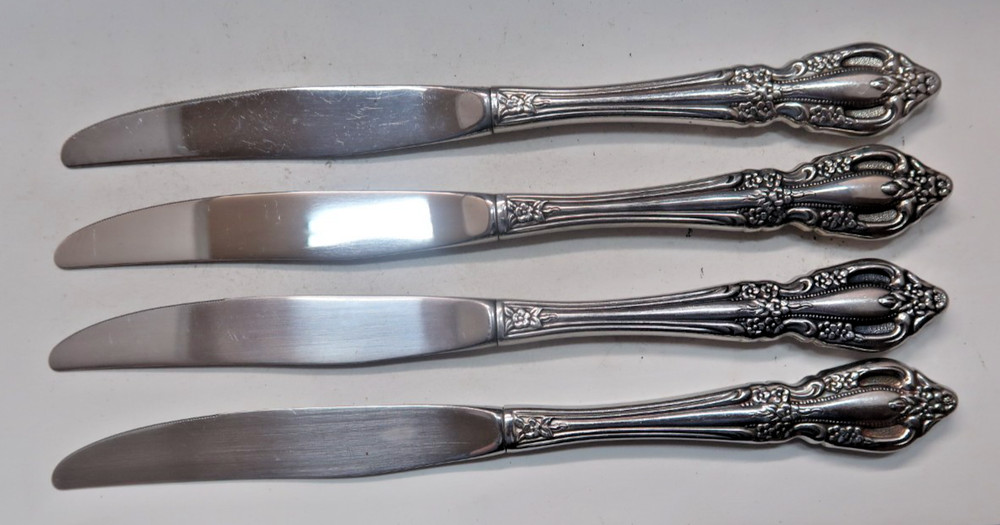 Oneida Deluxe Stainless Raphael 4 Dinner Knives 9"