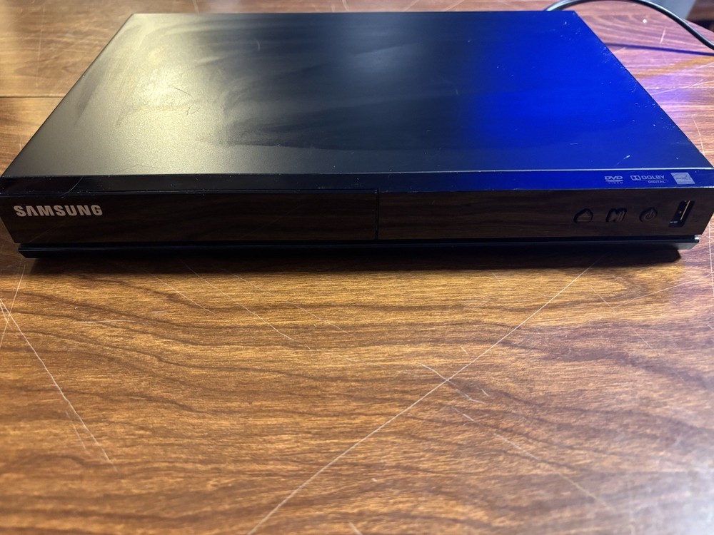 Samsung DVD-E360 DVD Player With USB w/ Remote Cable Compact Size 12 " TESTED
