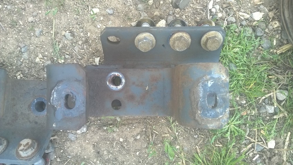 PAIR OF METAL BUMPER BRACKET FROM FORD TECTOR 75 E