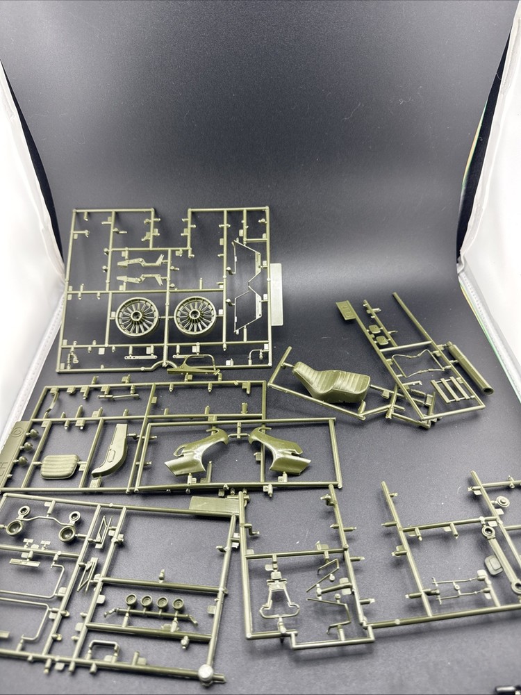 WW2 Model Motorcycle Parts 📦