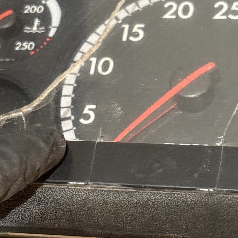 FREIGHTLINER CASCADIA GAUGE CLUSTER Missing P/N Broken