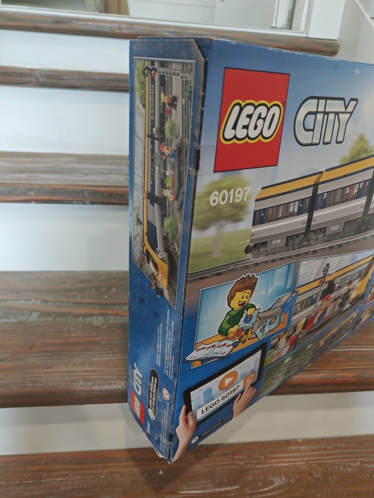 Lego City : Passenger Train (60197)