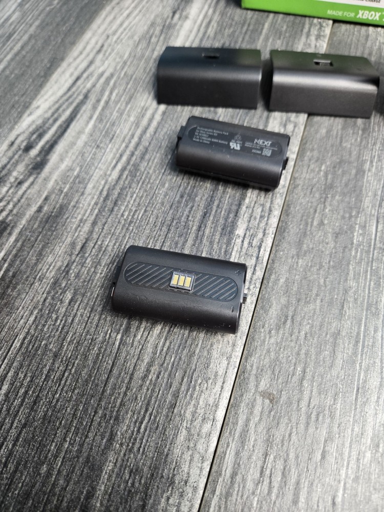 NEXT - Dual Controller Charging System for Xbox Series X|S - Black