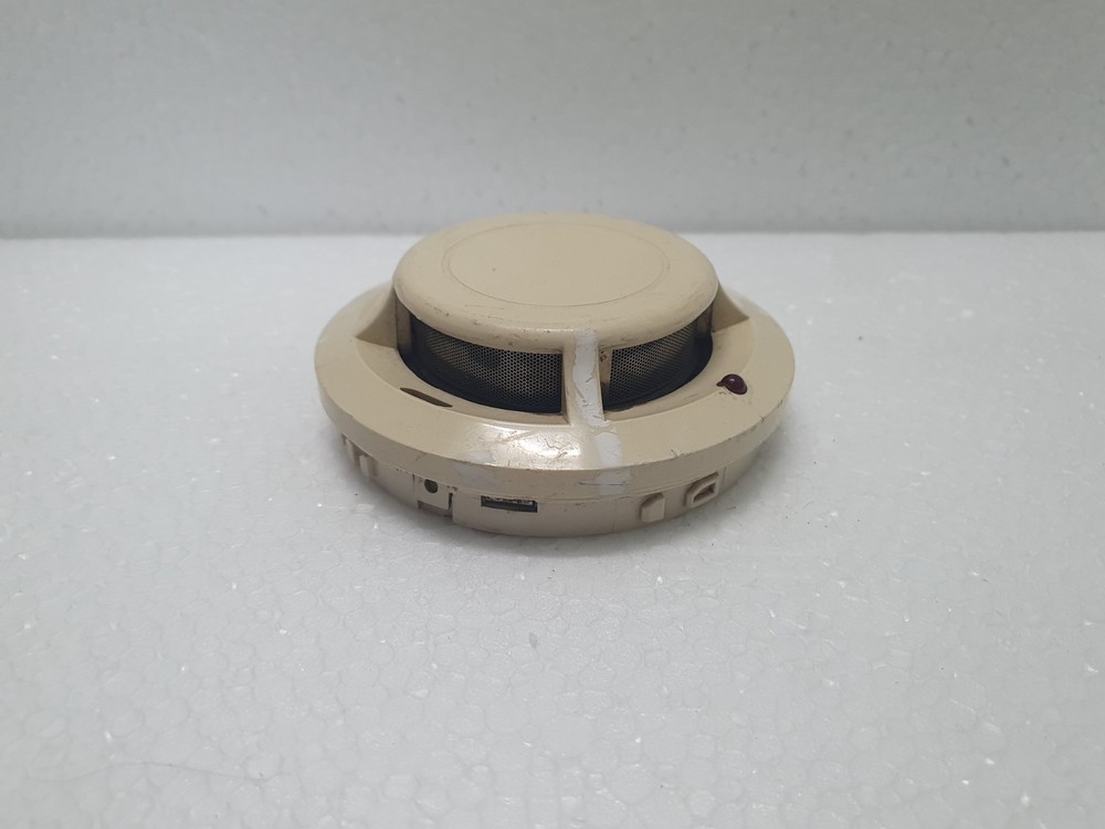 SYSTEM SENSOR SMOKE DETECTOR MODEL 1151