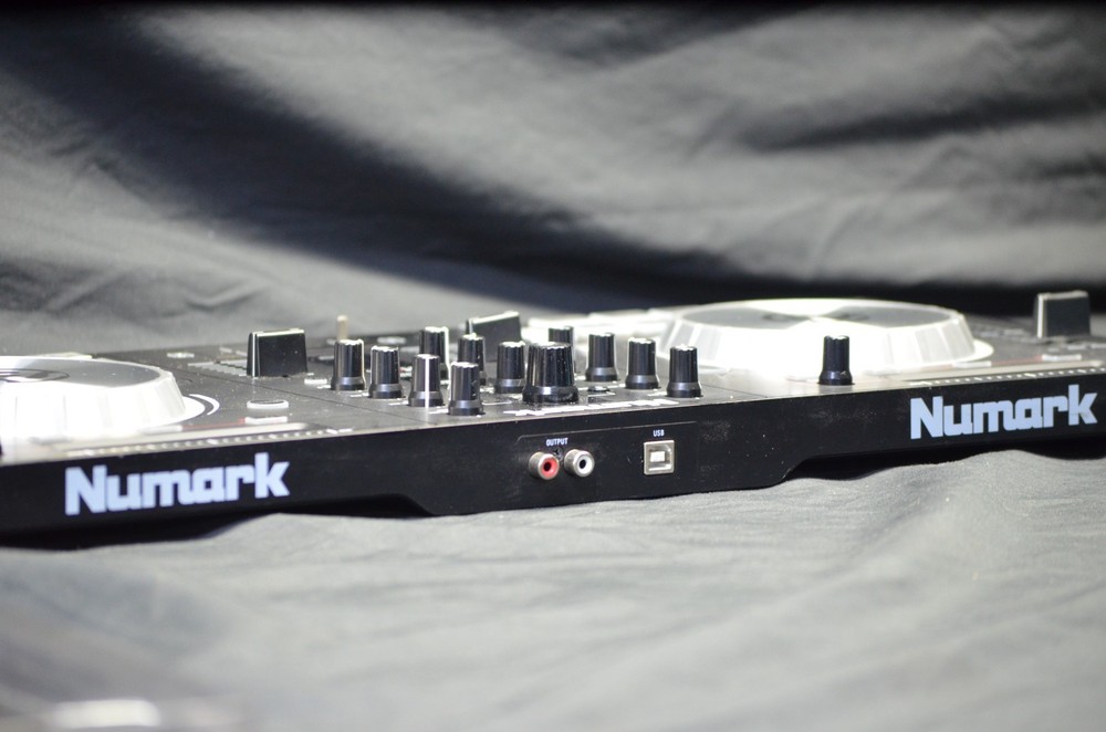 Numark Mixtrack Pro 3 DJ Controller Serato USB MIDI w/ Cable Tested Working