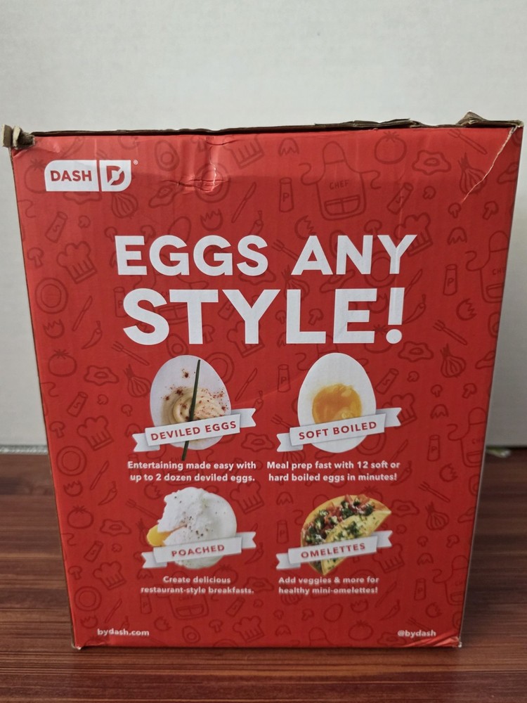 Dash Deluxe Express Egg Cooker