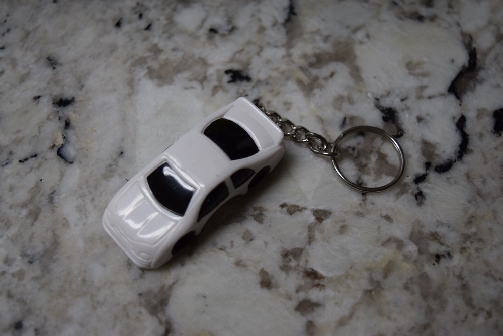 WHITE RACE CAR SHAPE KEYCHAIN BEER BOTTLE OPENER