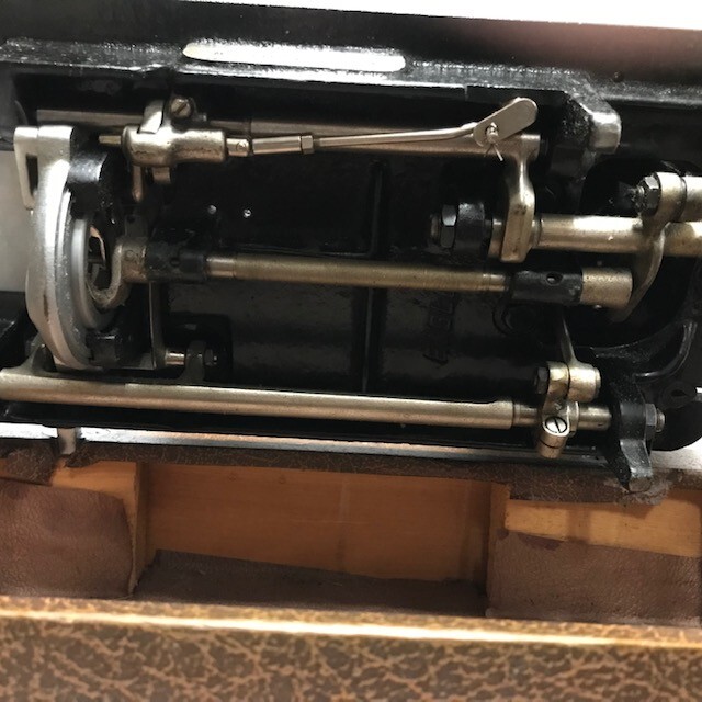 Vintage Precision Deluxe Portable Sewing Machine - tested, works!