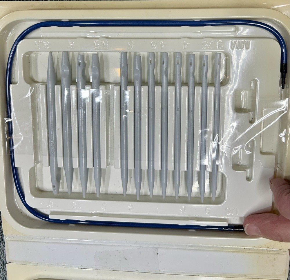 Vintage Denise Interchangeable Knitting Needles Set Blue Box ( incomplete) (E7)