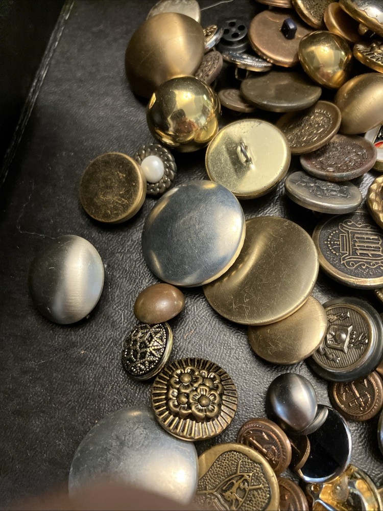 Buttons 100+ Most Metal Misc SB4