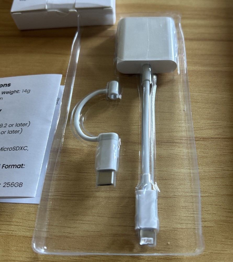 SD Card Reader for iPhone iPad USB-C Dual Connector Support SD / SD Card