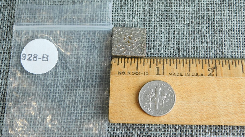 Antique Vtg "Wallpaper" Button Aprx: 3/4" #928-B