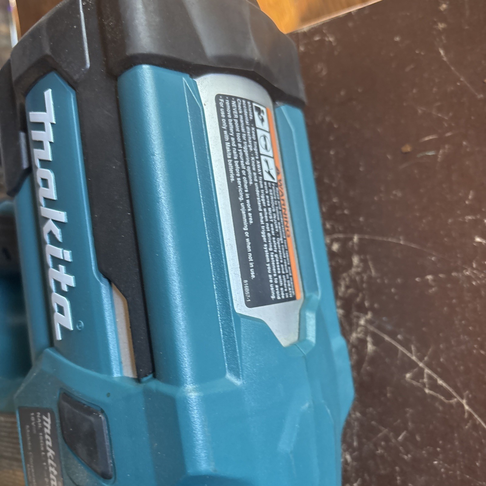 Makita XNB02Z 18V LXT 16-Gauge Cordless 2-1/2 in. Straight Finish Nailer