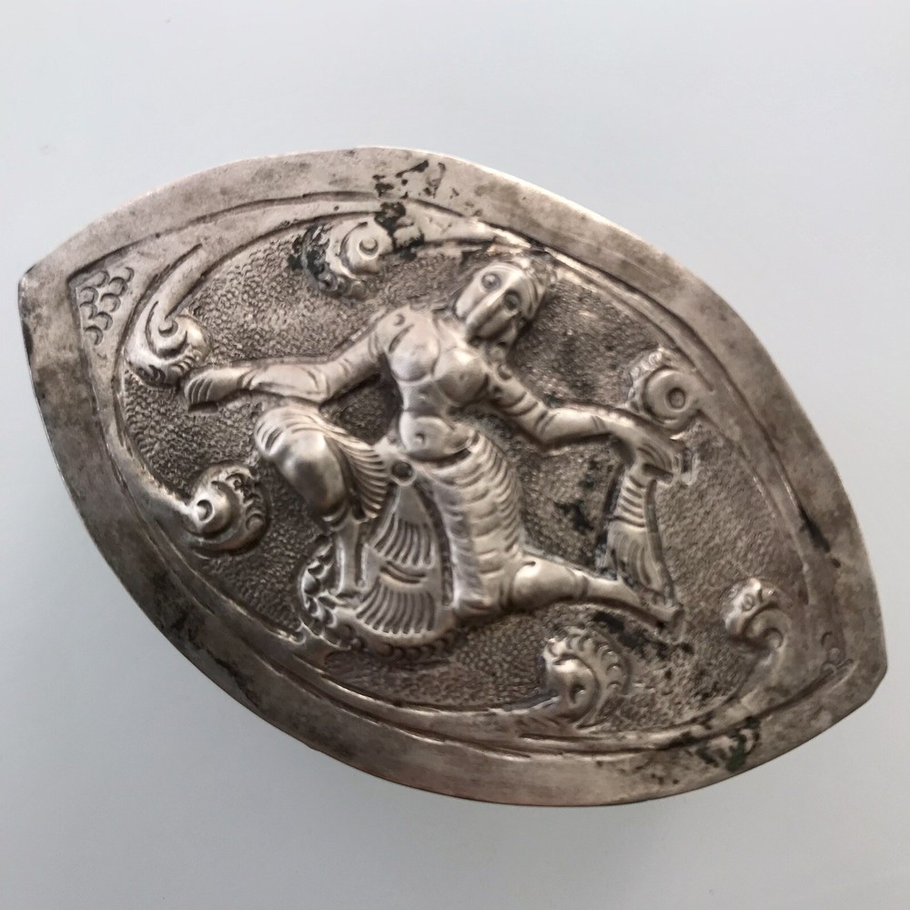 Antique Solid Sterling Silver Siamese Embossed Repousse Trinket / Snuff Box