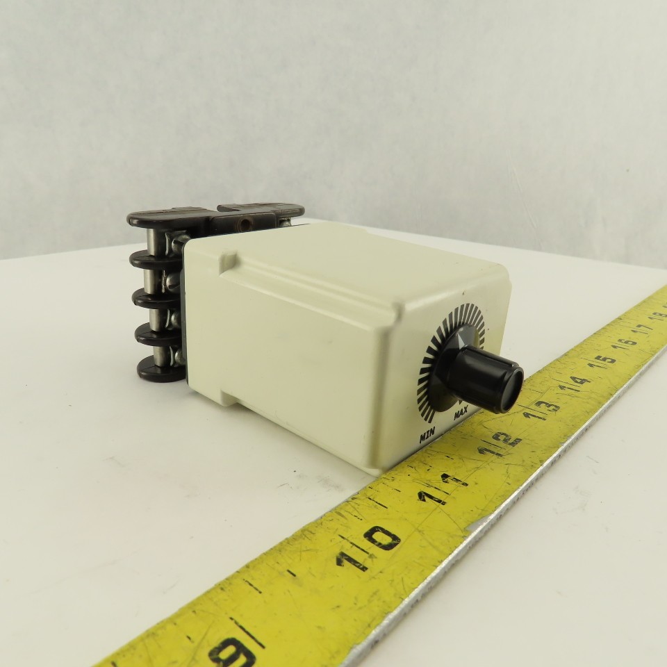 Square D Class 9050 JCK-14 On Delay Timing Relay 1.2-120 Sec With Socket Base