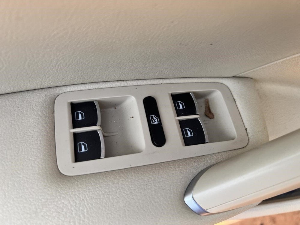 PASSAT 2016 Keys/Latches/Locks 104808513