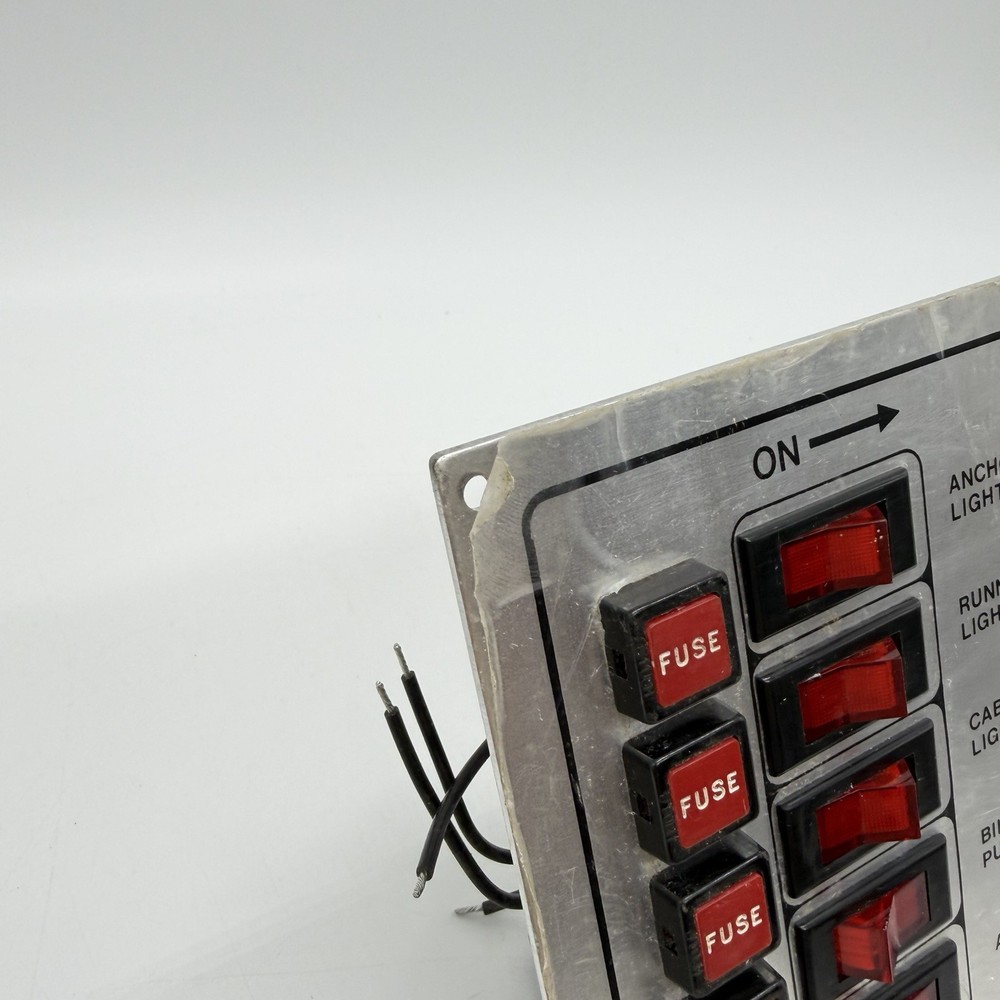 WHITECAP 6 GANG ILLUMINATED SWITCH PANEL S-3310 With Instructions Tested & Works
