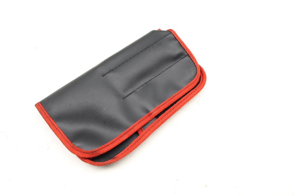 2000-2006 BMW X5 - TOOL SET W/ BAG 1095833