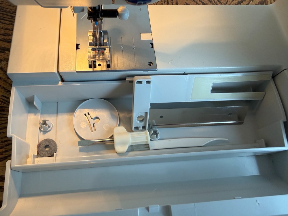 Pfaff Creative 7560 Sewing Machine