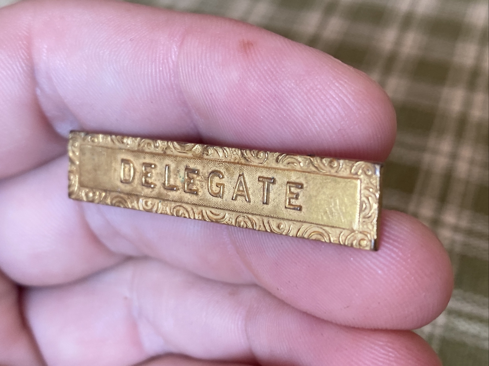 ANTIQUE ORNATE ARTCRAFT NYC GOLD TONE CONVENTION DELEGATE PIN BAR BADGE 1-3/4”