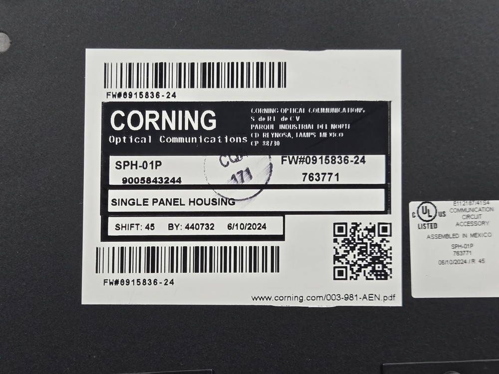 Corning Single-Panel Housing Wall-Mountable Black, for 1 CCH Panel SPH-01P ~STSI