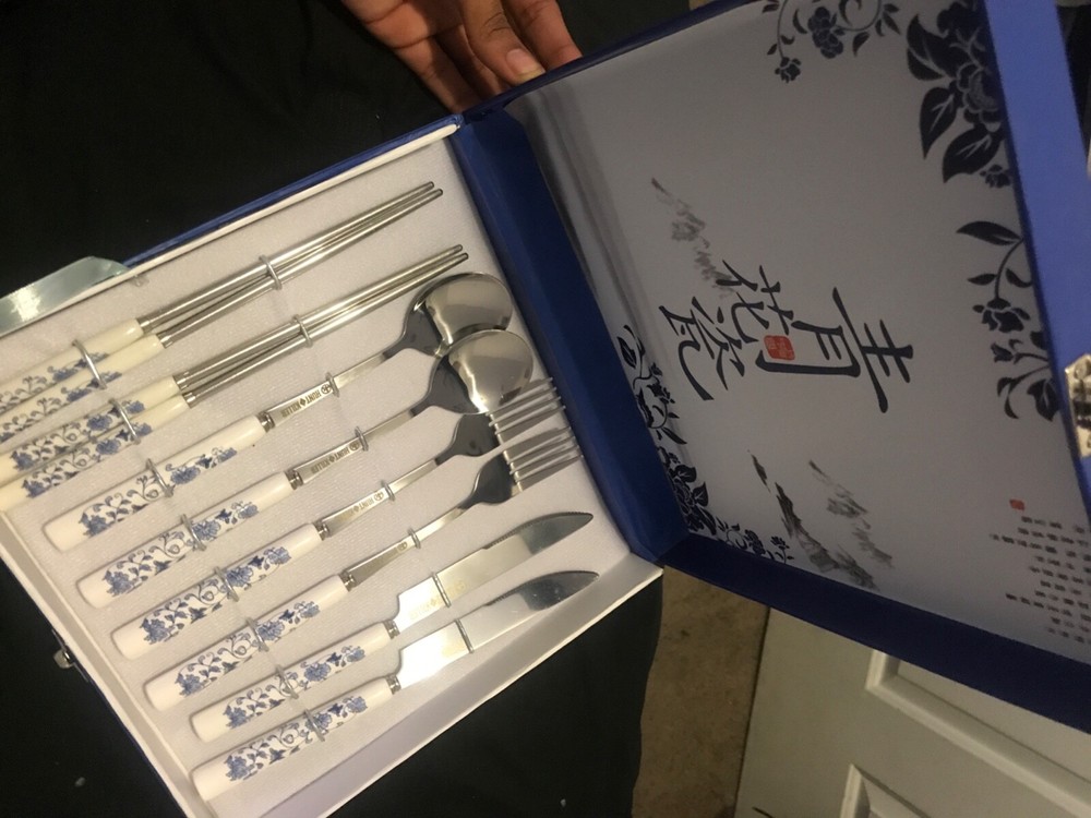 Hunt A Killer Silverware Set 