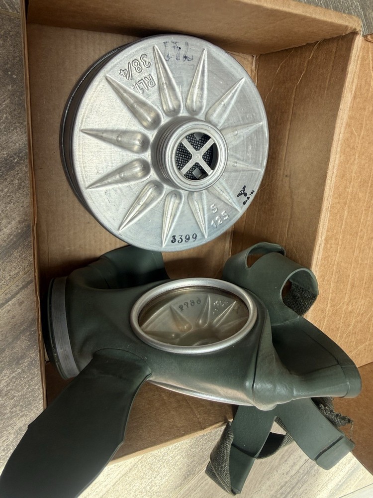 German VM40 WW2 Gas Mask Complete