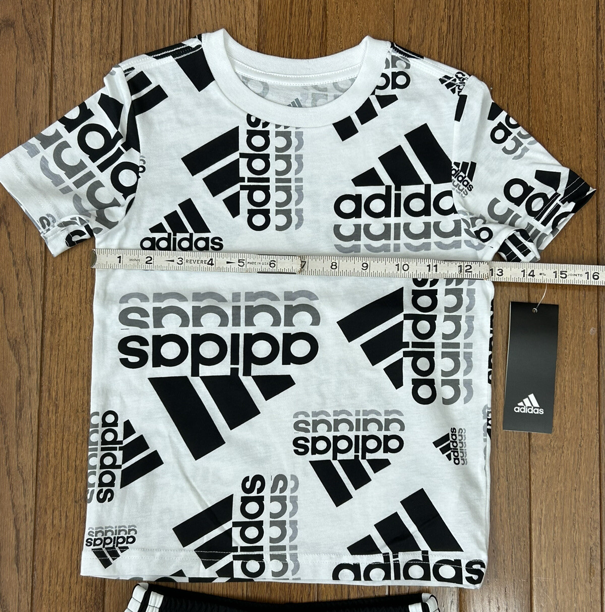 New Adidas Boy's Outfit T-Shirt Tee & Shorts big Logo Size 4 MSRP $38 (D21)