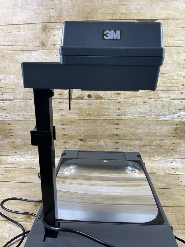 3M 2000 AG Compact Portable Overhead Projector w/ Manual - Read Desc