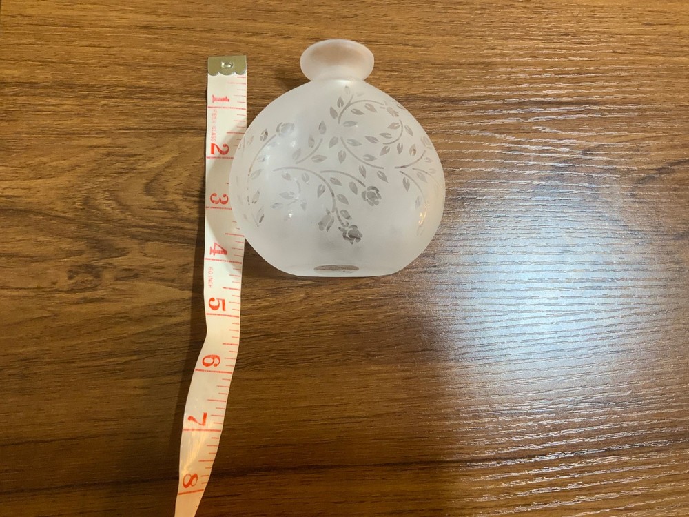 Vintage 1985 Royal Limited Crystal scent diffuser, missing cap, intricate vines