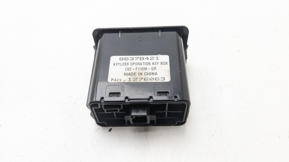 MITSUBISHI OUTLANDER MK3 IGNITION KEY READER 8637B421 2016