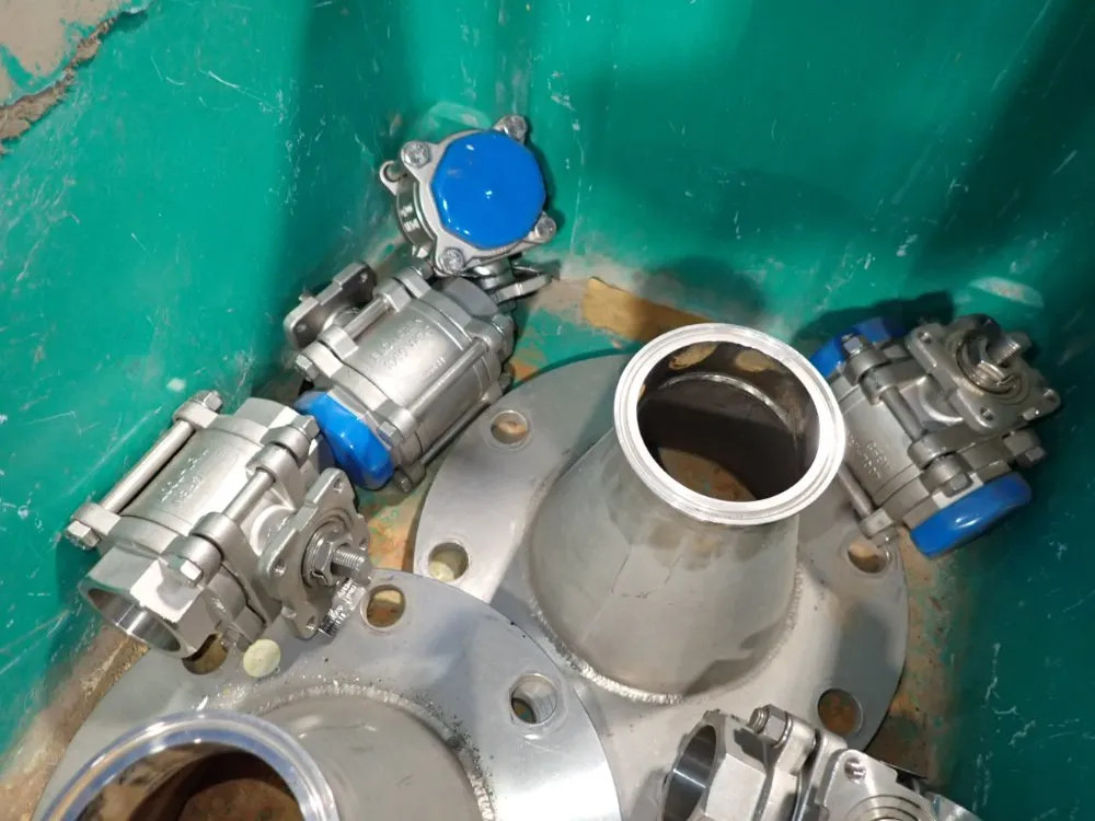 VALVES W/HARDWARE 10251700935