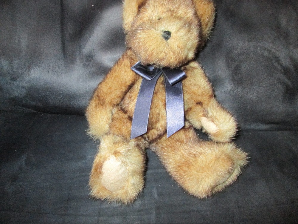 Boyds Bear Heirloom Collection 10 inch Bear EUC