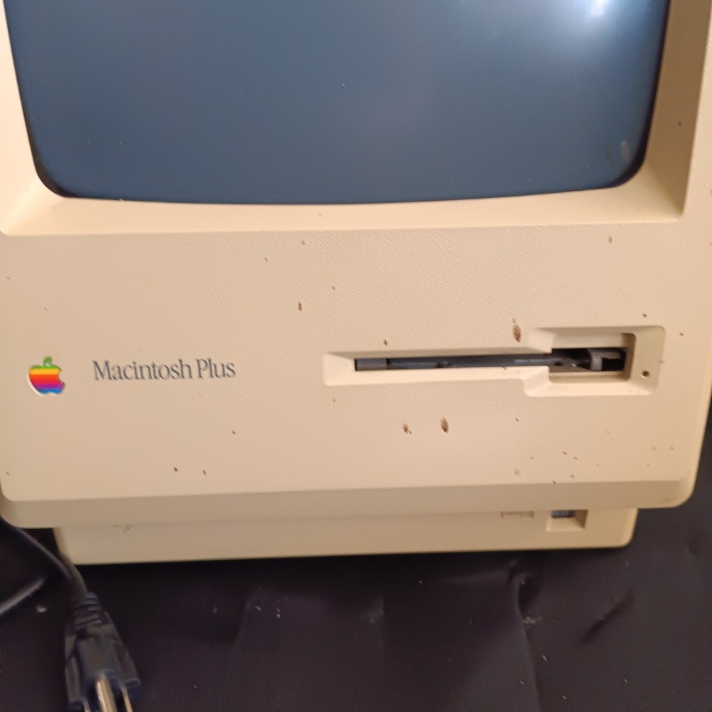 VTG Apple Macintosh Plus 1MB Model M0001A Not Tested