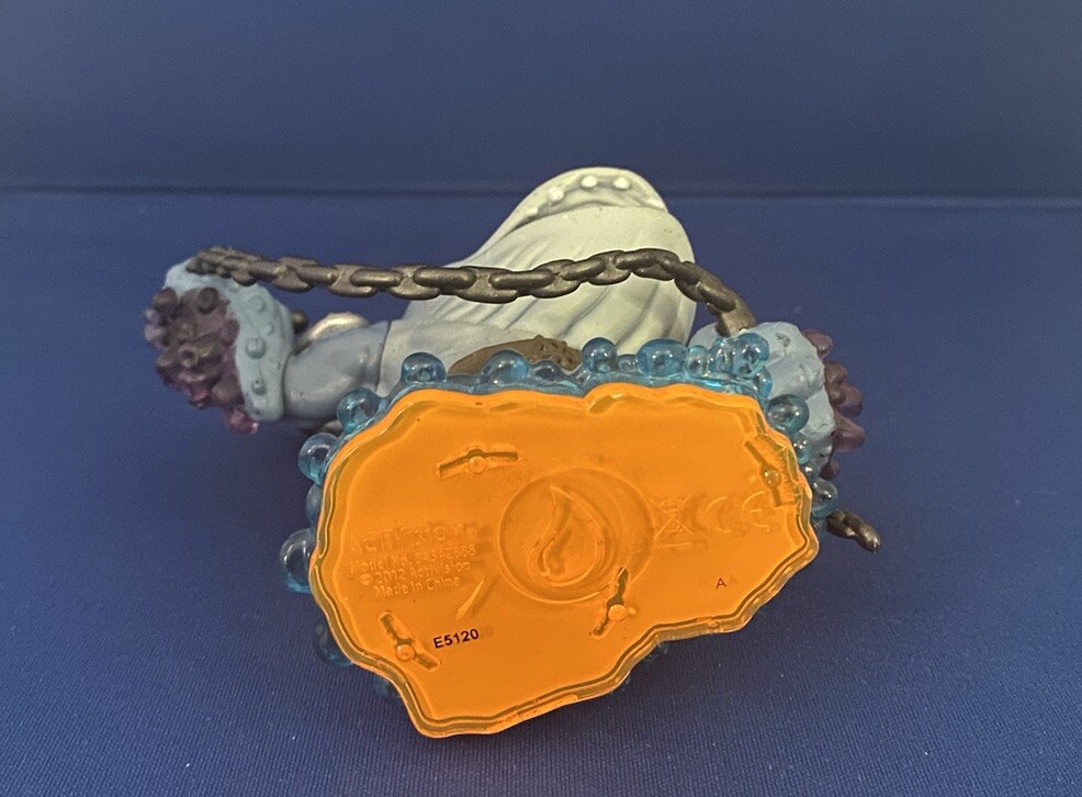 Skylanders Giants - Thumpback - Water Element - Orange Base - 2012