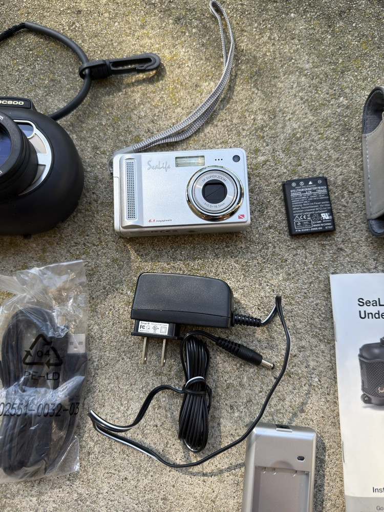SeaLife DC600 underwater digital camera W/ Waterproof Casing