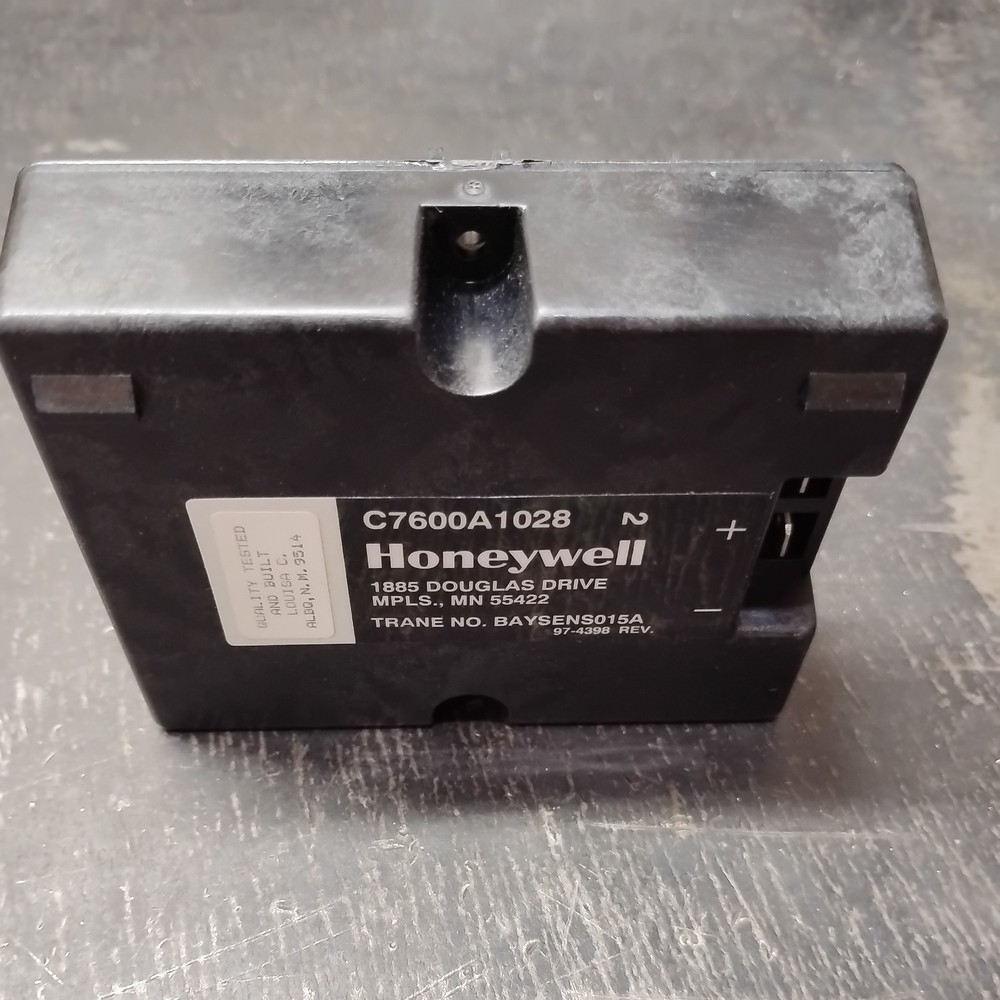 Honeywell Trane C7600A1028 Solid State Humidity Switch Sensor NIB Free Shipping