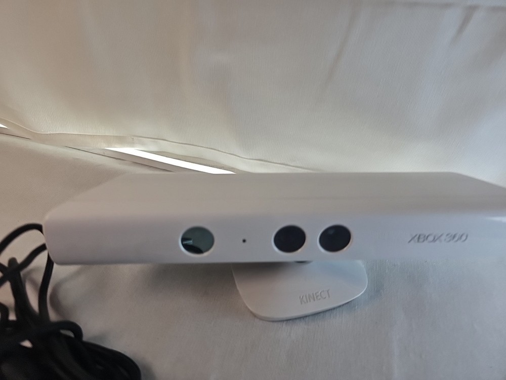 Microsoft Xbox 360 Kinect Sensor Model 1414 White Motion Camera Bar USB