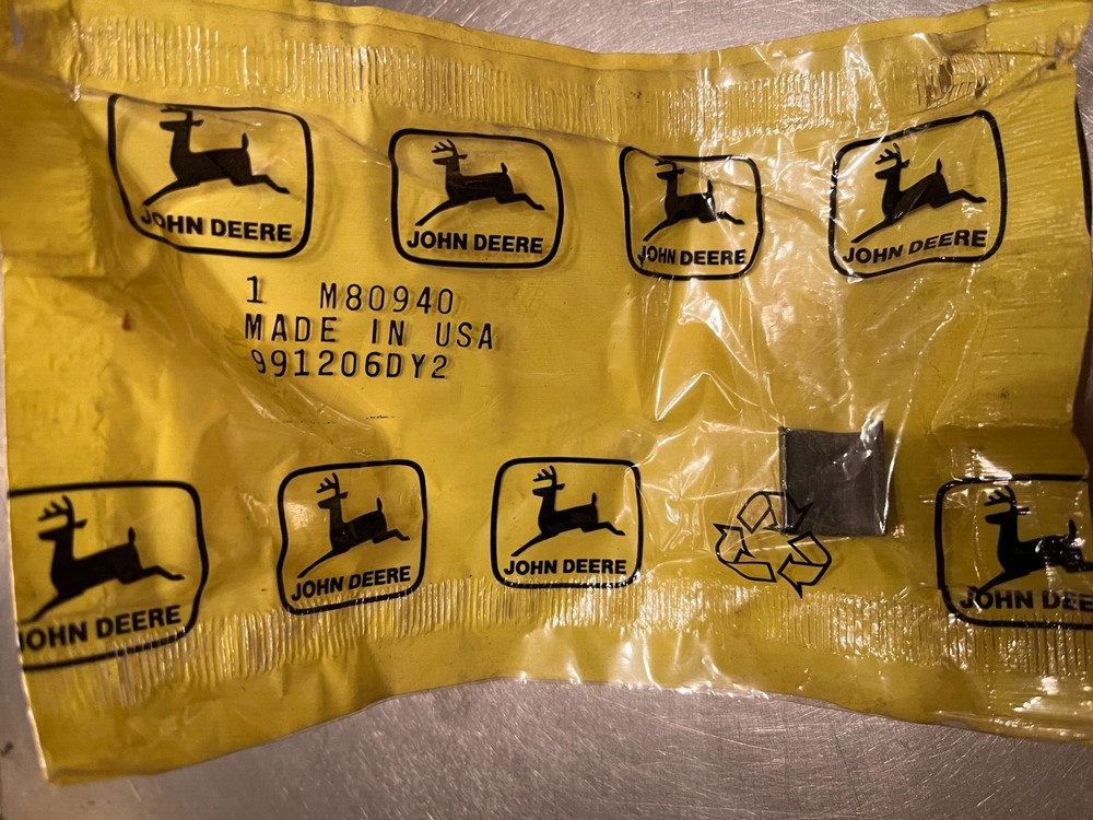 M80940 Genuine OEM John Deere CLIP