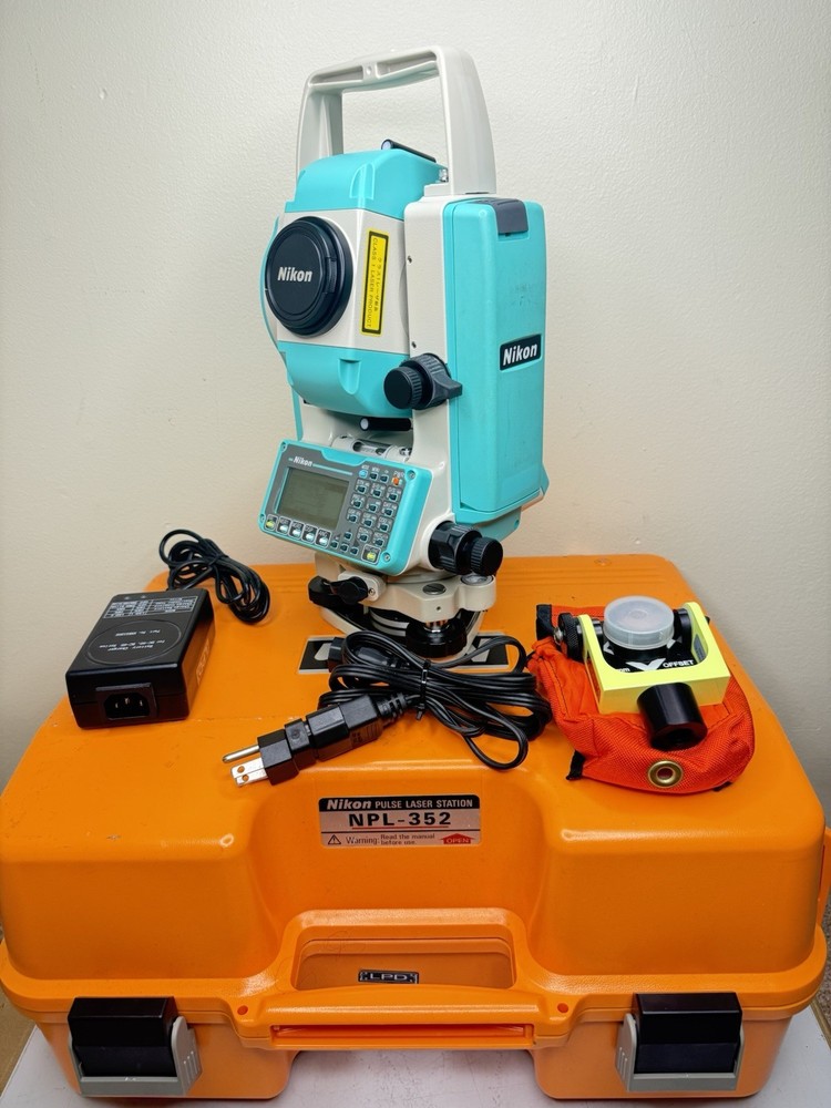Nikon NPL- 352 Total Station