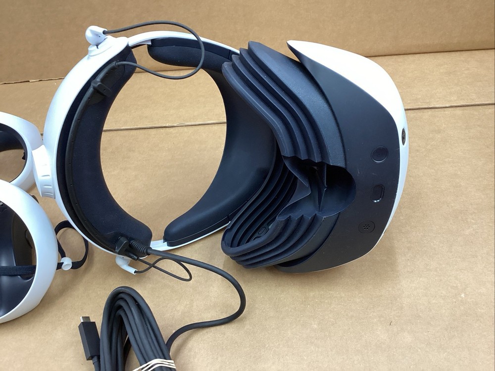 Sony PlayStation VR2 Virtual Reality Headset Bundle CFI-ZVR1