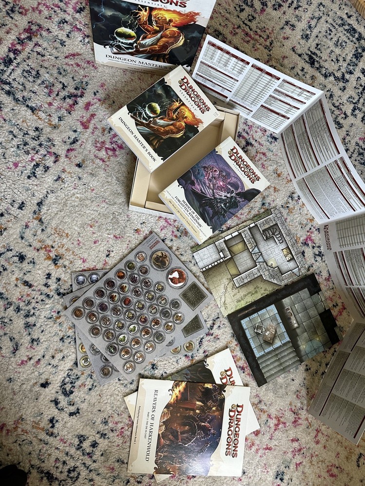 Dungeons and Dragons Dungeon Master's Kit Board Game VGC - Complete + extra book