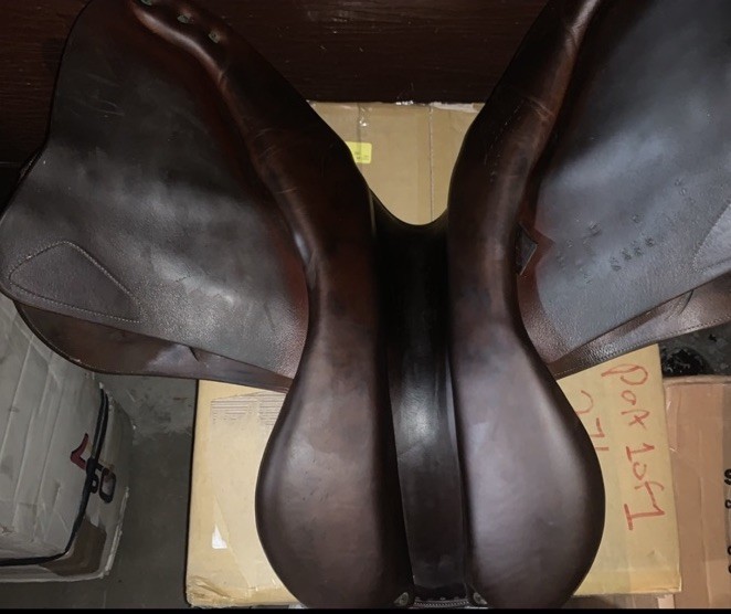 DEVOUCOUX OLDARA CLOSE CONTACT JUMPING SADDLE 17.5