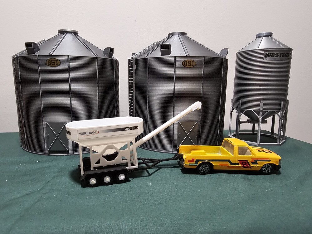 1/64 Meridian Seed Tender With Rotating Auger